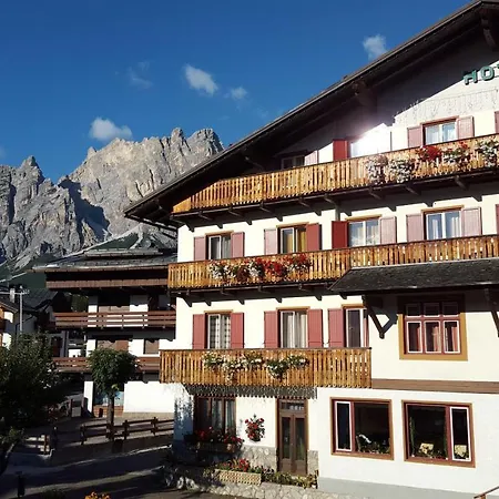 Otel Bellaria - Cortina dʼAmpezzo
